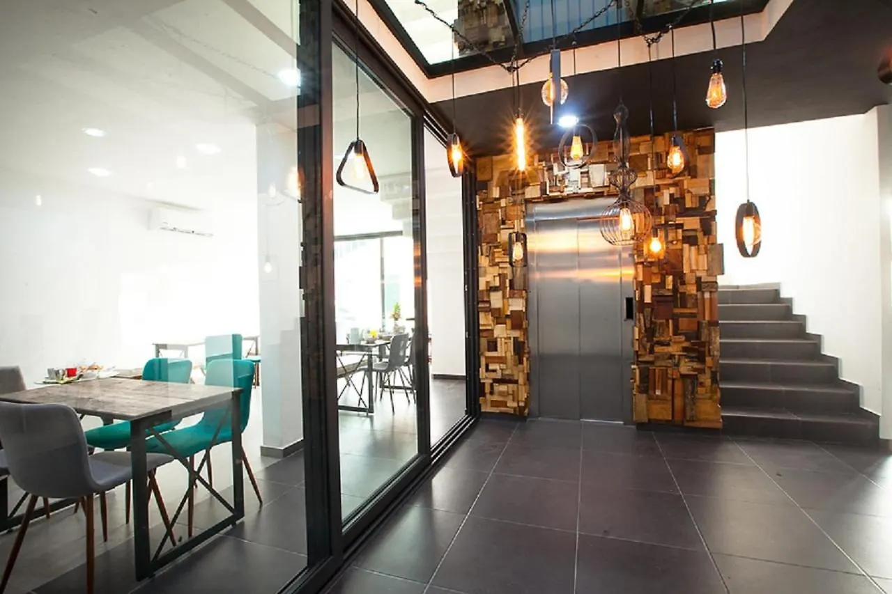 Mow Midtown Hotel & Residences 신데 델 카르멘